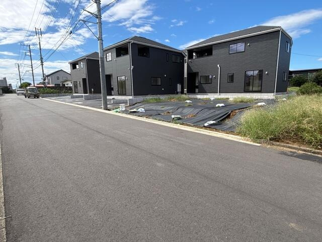 船橋市前貝塚町　第９の前面道路含む現地写真
