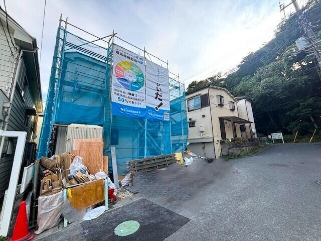 松戸市上本郷１４７５番の前面道路含む現地写真