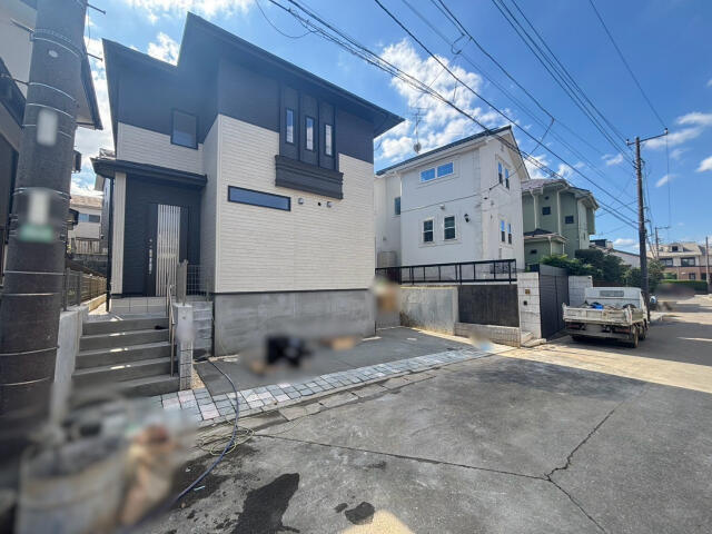 ブルーミングガーデン　松戸市中金杉１丁目１棟／１期１号棟の前面道路含む現地写真|【外観写真】（2026.10.10撮影）