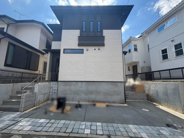 ブルーミングガーデン　松戸市中金杉１丁目１棟／１期１号棟の前面道路含む現地写真|【外観写真】（2026.10.10撮影）