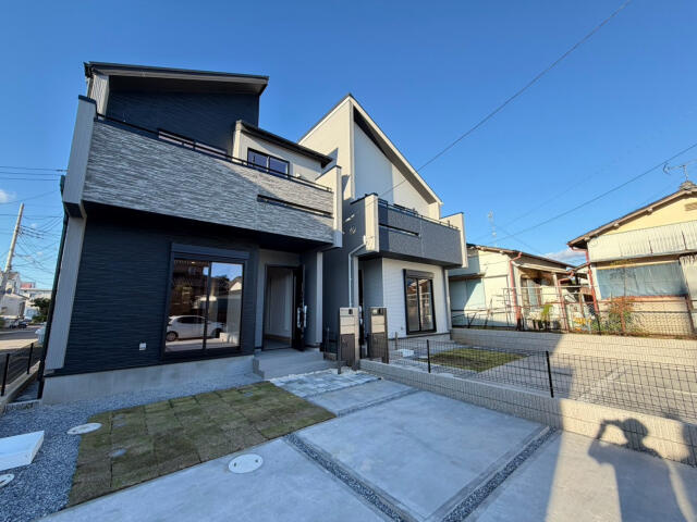 ブルーミングガーデン　柏市酒井根５丁目２棟／１期１号棟の前面道路含む現地写真|【外観】