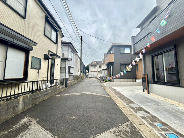 ブルーミングガーデン　柏市西原３丁目１棟／１期１号棟のその他|前面道路含む現地写真