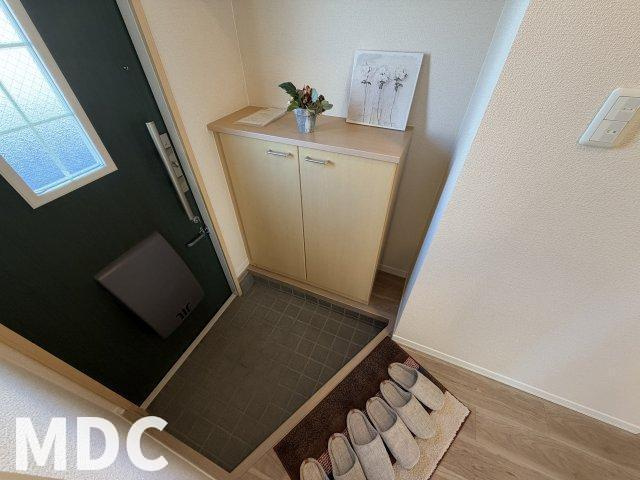 ハイネス国府 Bの玄関