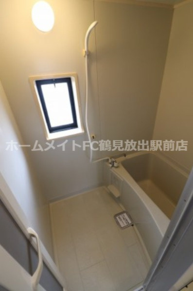 大阪市鶴見区放出東１丁目のハイツの浴室