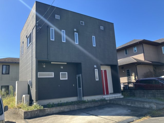亀山市アイリス町 中古戸建