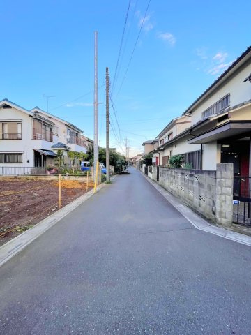 入間郡三芳町大字北永井の新築一戸建の前面道路含む現地写真|南東側4.6m公道です。