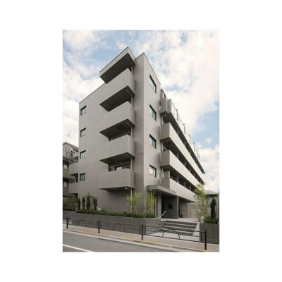 【外観】 | ルーブル練馬参番館 | 鉄筋コンクリート造のがっちりとした建物。