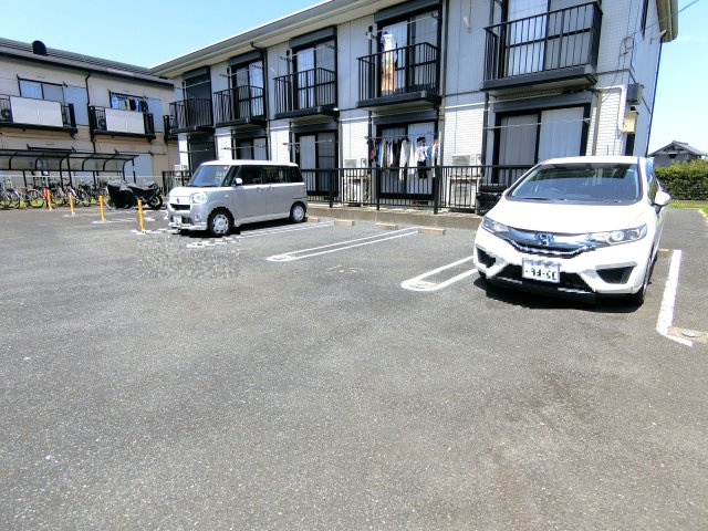 ガーデンハイツセキスイB棟の駐車場