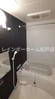 Iris仲介手数料（賃料の1.10ヵ月）の50％OFF対象物件！の浴室|落ち着いた空間のお風呂です