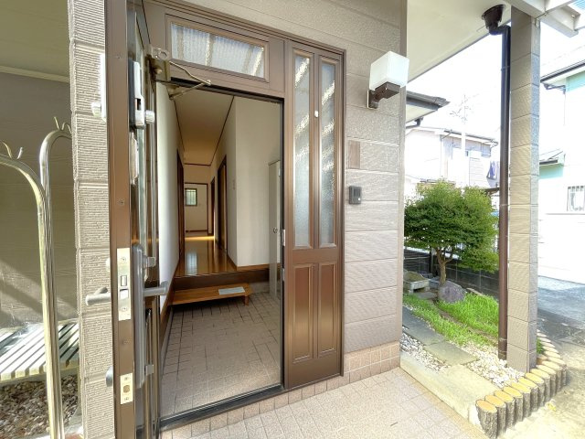七井土貸家の玄関