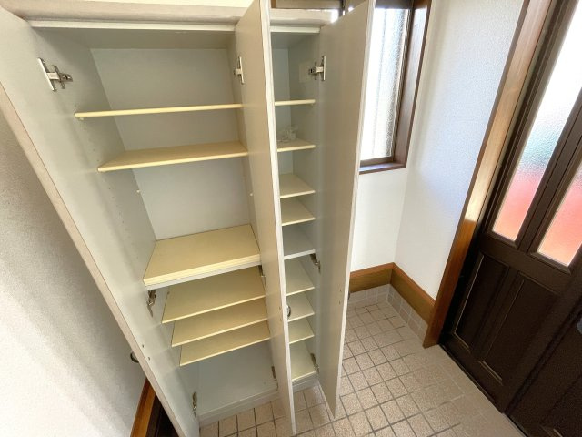 七井土貸家の収納