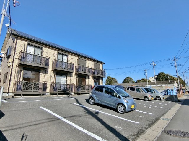 サンヴェール下永吉の駐車場