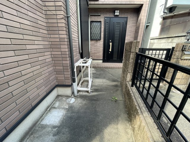 今津水波町 貸家の玄関