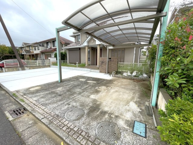 季美の森東貸家の駐車場