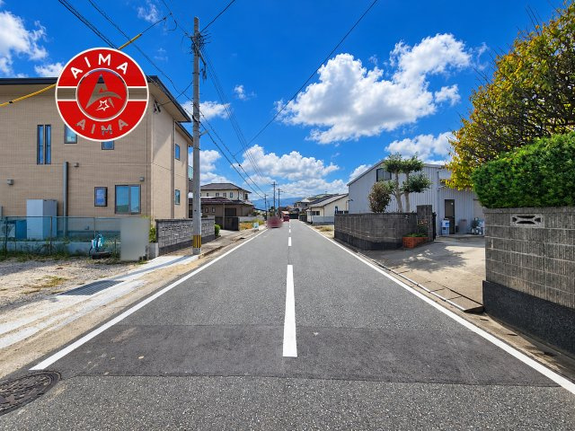 福岡市西区田尻3丁目第3-2棟（2号棟）の外観|前面道路含む現地の写真です。