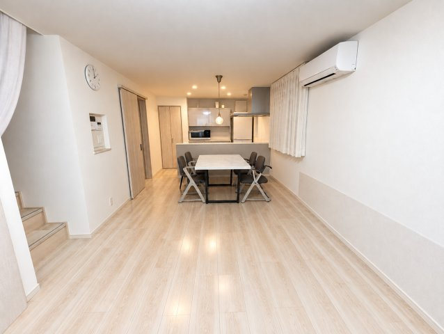 中古戸建　調布市東つつじヶ丘3丁目のキッチン|掲載写真はAIを使用して荷物等を除去した加工画像です。実際の室内状況とは異なる場合があります。