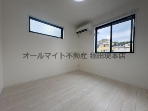 川崎市多摩区菅北浦２丁目のアパートの居間・リビング