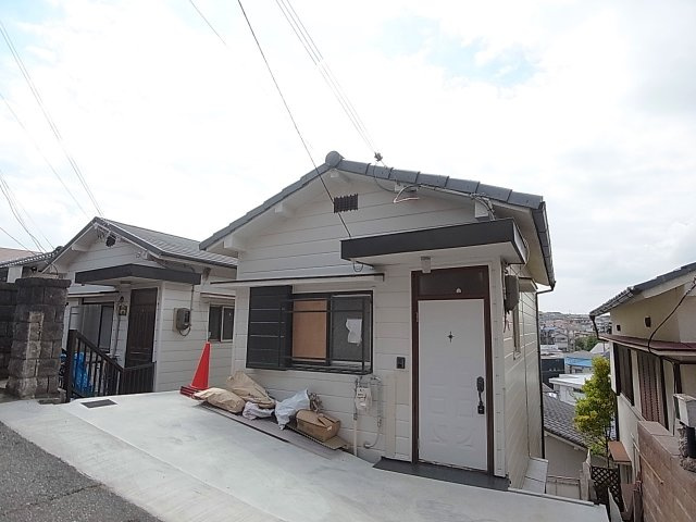 鈴蘭台南町７丁目貸家