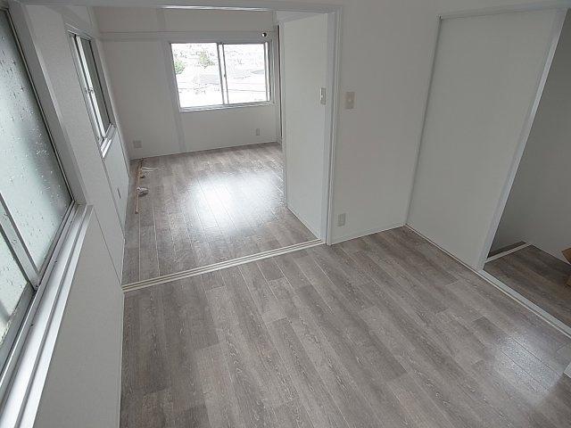 鈴蘭台南町７丁目貸家のその他|２Ｆの4.5帖の洋室、2面採光で日当たり風通し良好