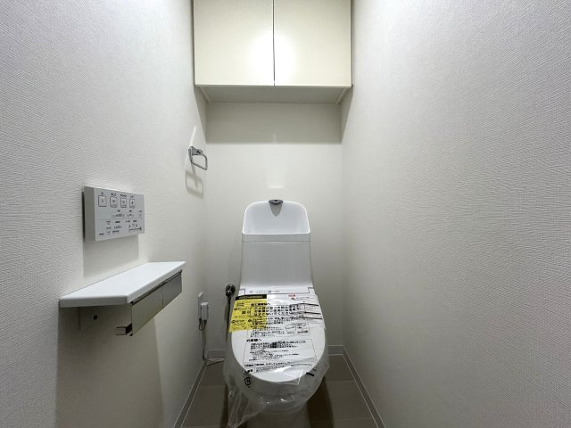渋谷へも目黒へも30分以内！行き先にあわせて選べる直通アクセス♪出張も旅行にも良き立地☆な【リフォーム／新横浜ヴォアール】のトイレ|清潔感のあるトイレです