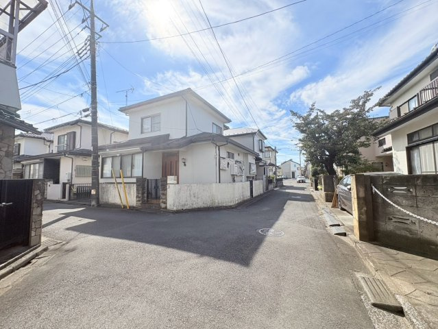 狭山市北入曽　建築条件なし売地　西武新宿線『入曽駅』徒歩22分　【御狩場小学区】の前面道路含む現地写真