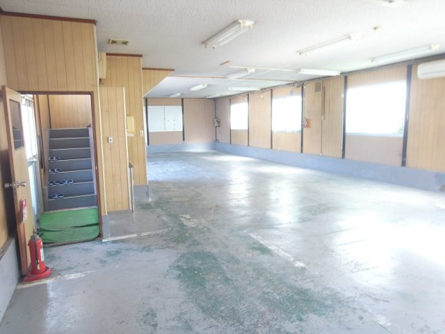摂津市南別府町貸倉庫