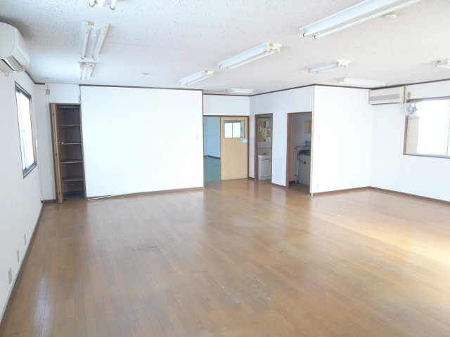 摂津市南別府町貸倉庫