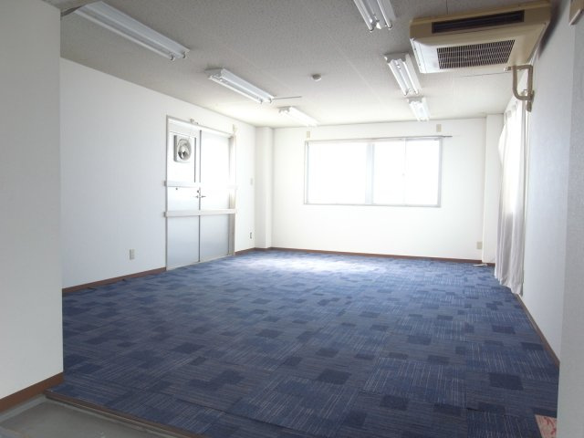 摂津市南別府町貸倉庫