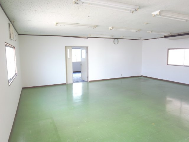 摂津市南別府町貸倉庫