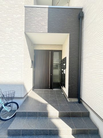 Regalest東雲のエントランス