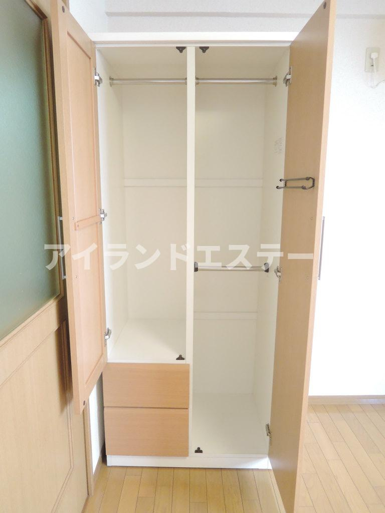 ペアレフルカワ　駅近　ネット1M無料　最上階　の収納