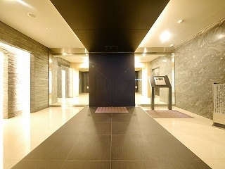 ガーラプレシャス川崎のエントランス