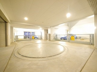 ガーラプレシャス川崎の駐車場