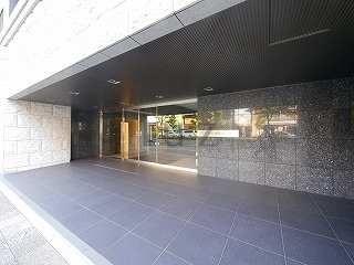 ガーラプレシャス川崎のエントランス