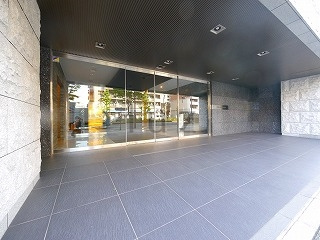 ガーラプレシャス川崎のエントランス