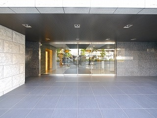 ガーラプレシャス川崎のエントランス