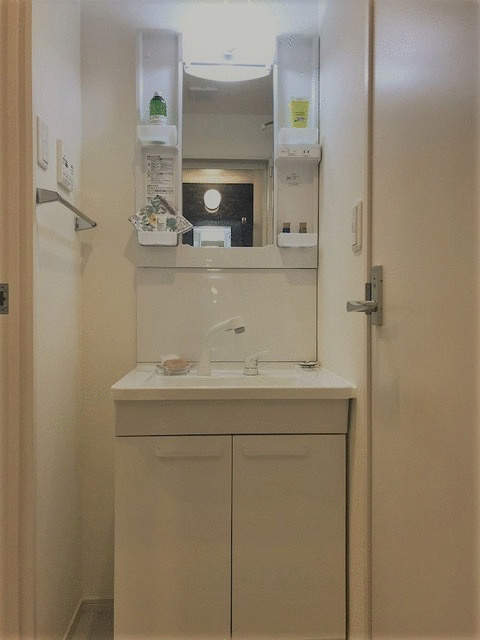 狛江市東和泉１丁目の賃貸マンションの洗面所|１０２参考写真です