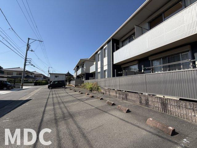 シャーメゾンツインズ Ａ棟の駐車場