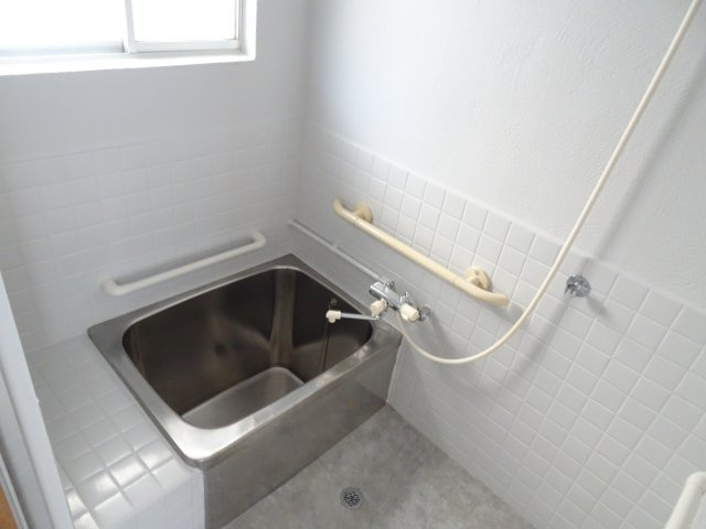 大垣市三津屋町戸建の浴室