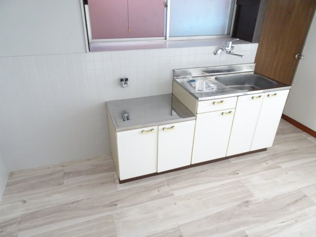 大垣市三津屋町戸建のキッチン