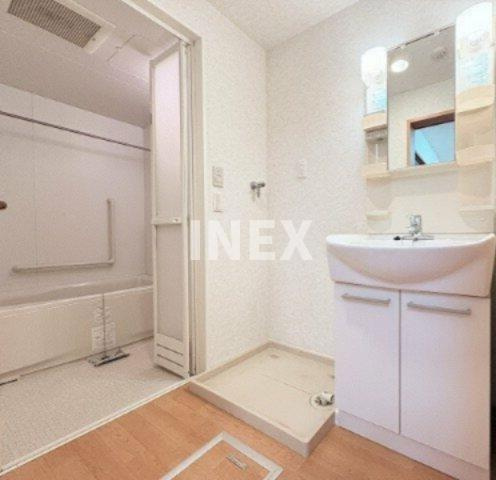 横浜市中区麦田町２丁目の賃貸マンションの洗面所