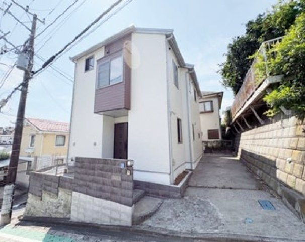 横浜市南区六ッ川4丁目 中古戸建て【仲介手数料無料】カースペース2台