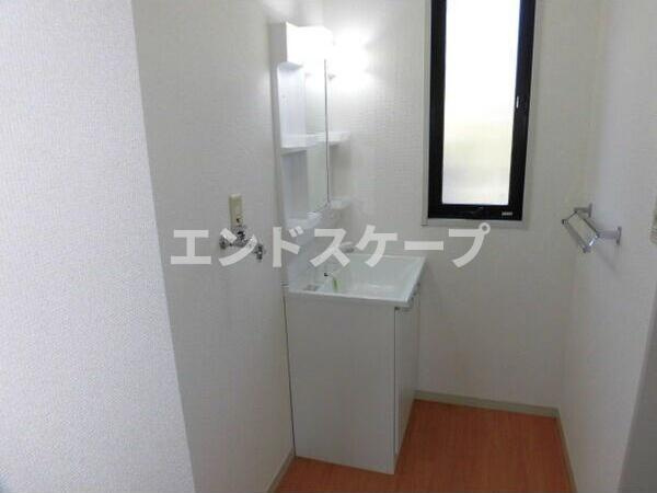 エルフローラBの洗面所|高崎、前橋のお部屋探しはエンドスケープまで！お客様の理想お聞かせ下さい♪