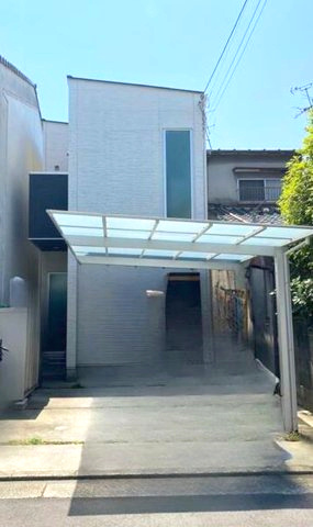 西難波町2丁目の外観|環境と家計に優しいオール電化住宅
駐車も楽々　前面６ｍ道路に面した住まい、ハイルーフ車も駐車可能です。