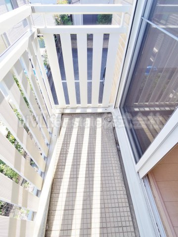 東村山市諏訪町３丁目のアパートのバルコニー