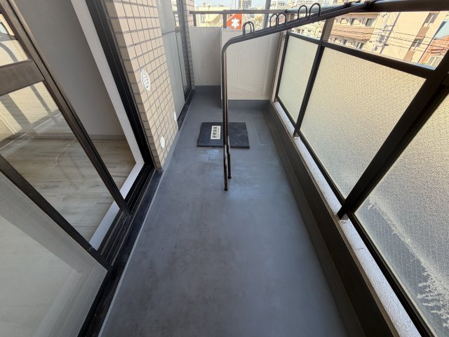 日新ビルのバルコニー