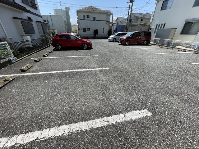 メゾン松本E棟の駐車場