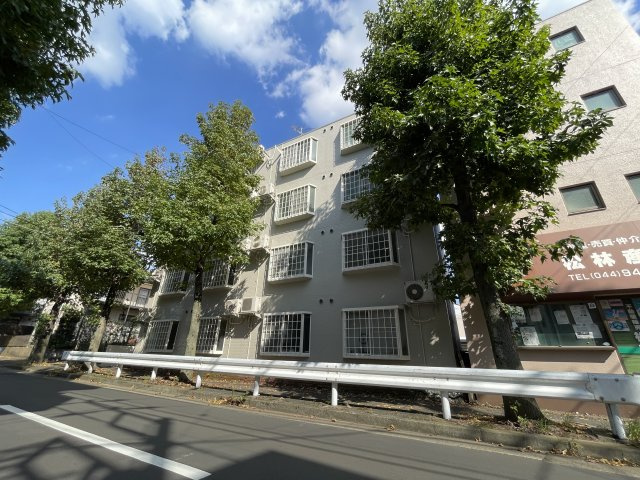 ホームズ稲田堤の外観