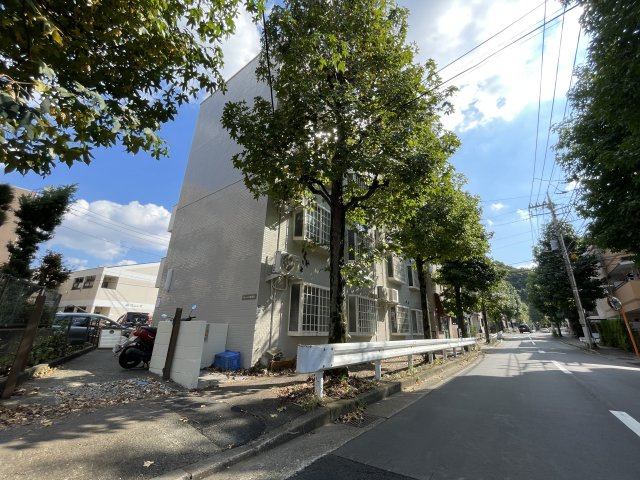 ホームズ稲田堤の外観