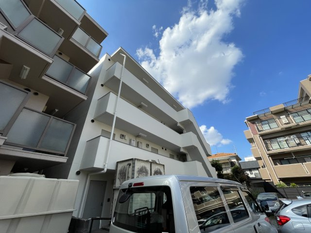 ホームズ稲田堤の外観